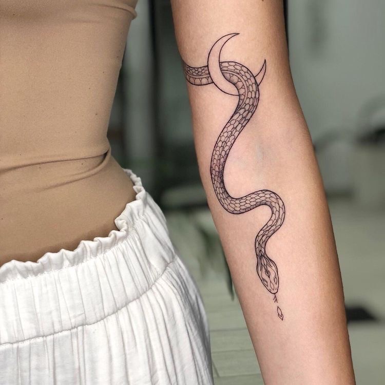 The Beautiful Spiritual Meaning Of A Snake Tattoo + 21 Mesmerizing Examples  - Spirithandbook